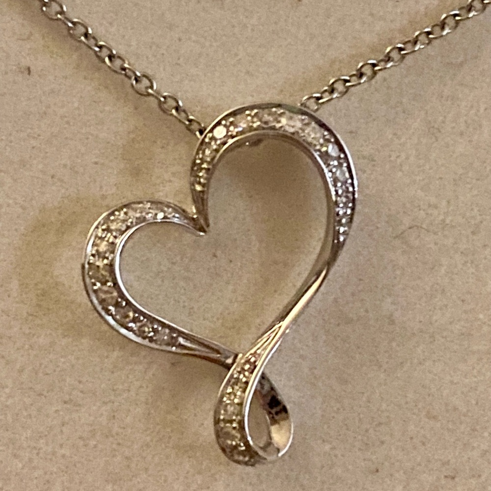 Brand New in Box - EFFY 14k Diamond Pace Heart Necklace
